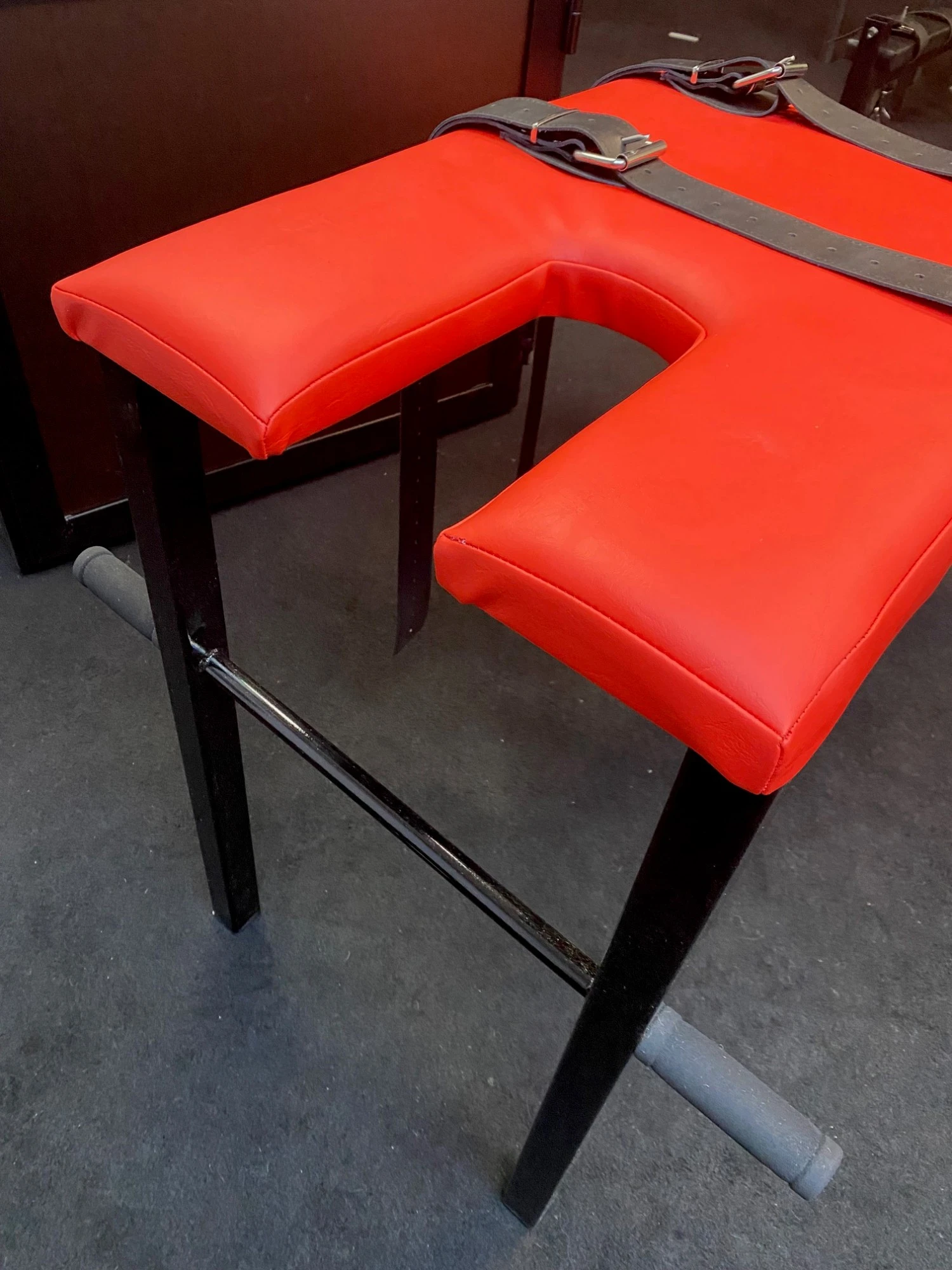 Mince.NL BDSM Meubels Stalen Bdsm Meubel Spankingbench - Strafbok - Afbeelding 4