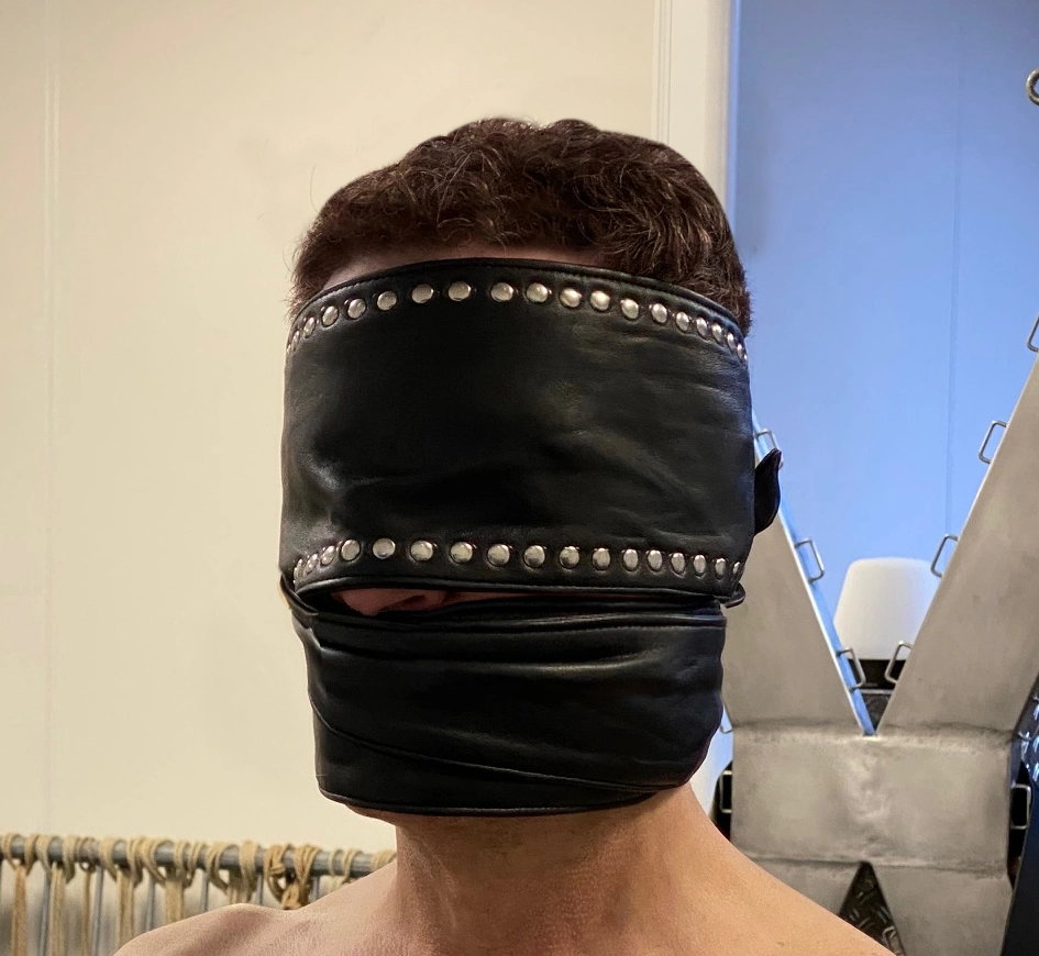 Lamslederen Wikkel Masker Van NLLeather